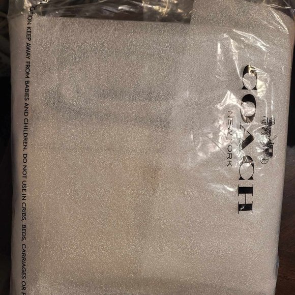 COACH CROSSBODY BAG - Picture 2 of 3